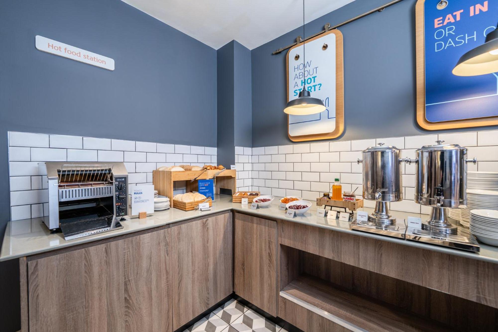 Holiday Inn Express Aberdeen Airport By Ihg Dyce Extérieur photo