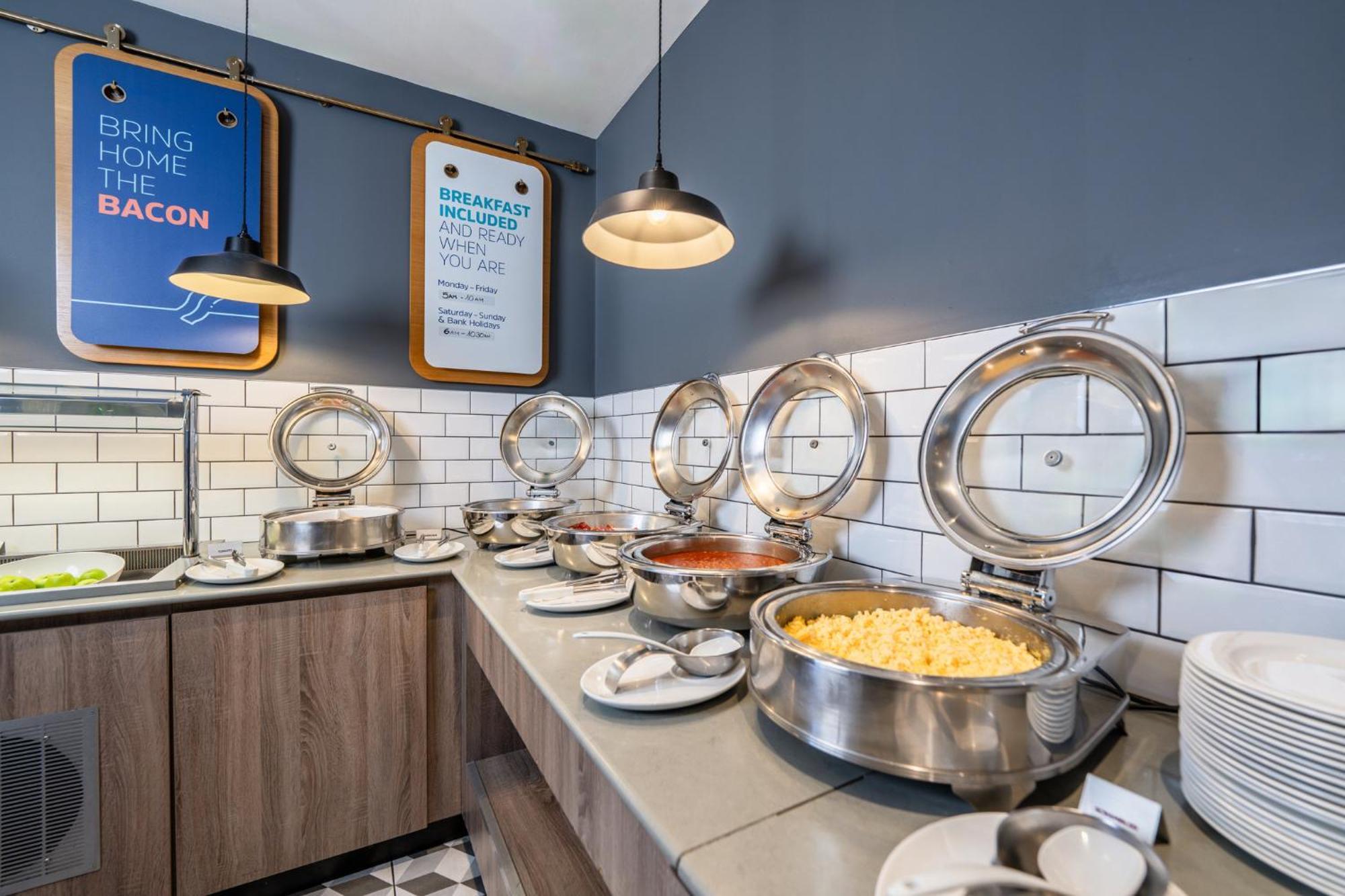Holiday Inn Express Aberdeen Airport By Ihg Dyce Extérieur photo