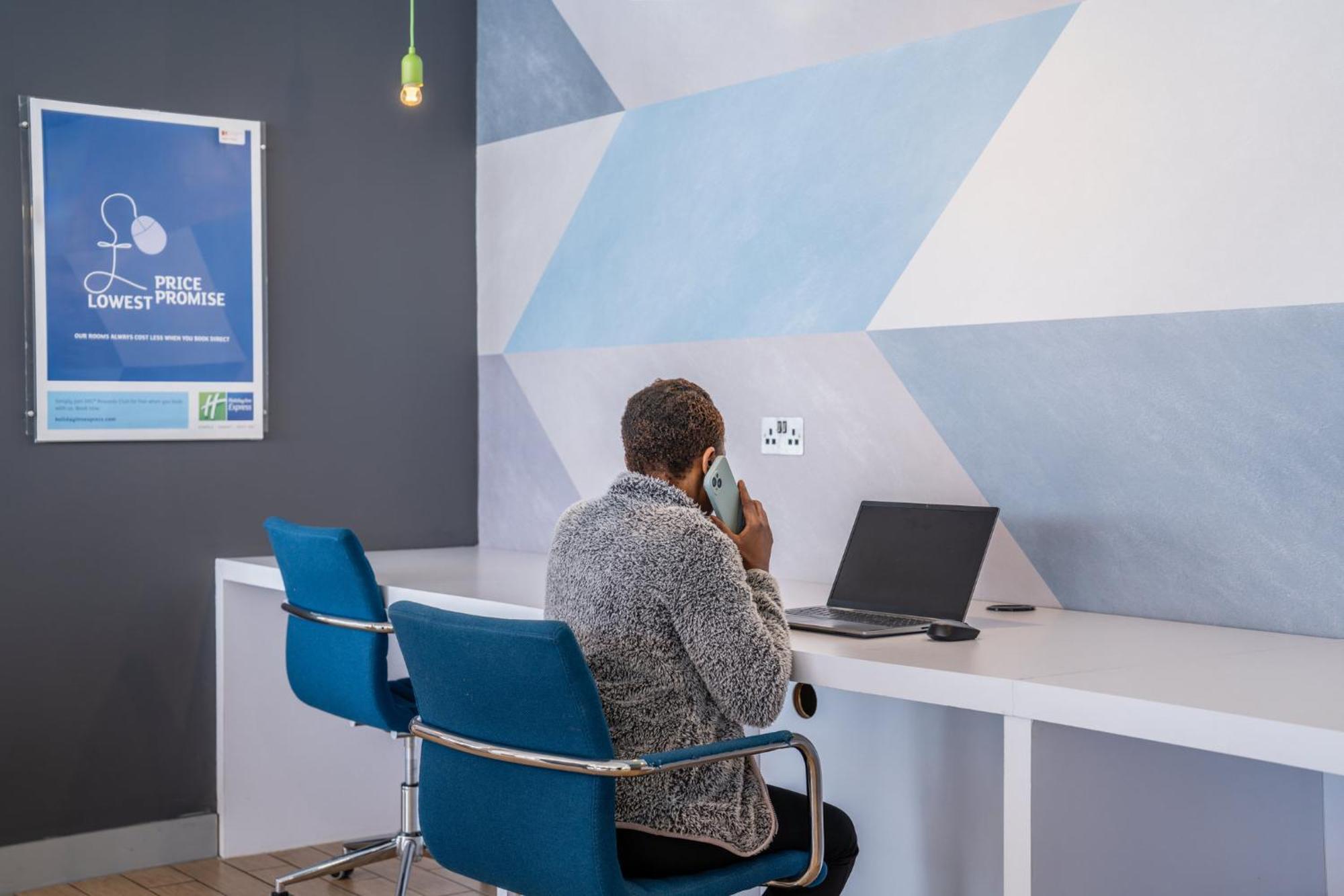 Holiday Inn Express Aberdeen Airport By Ihg Dyce Extérieur photo
