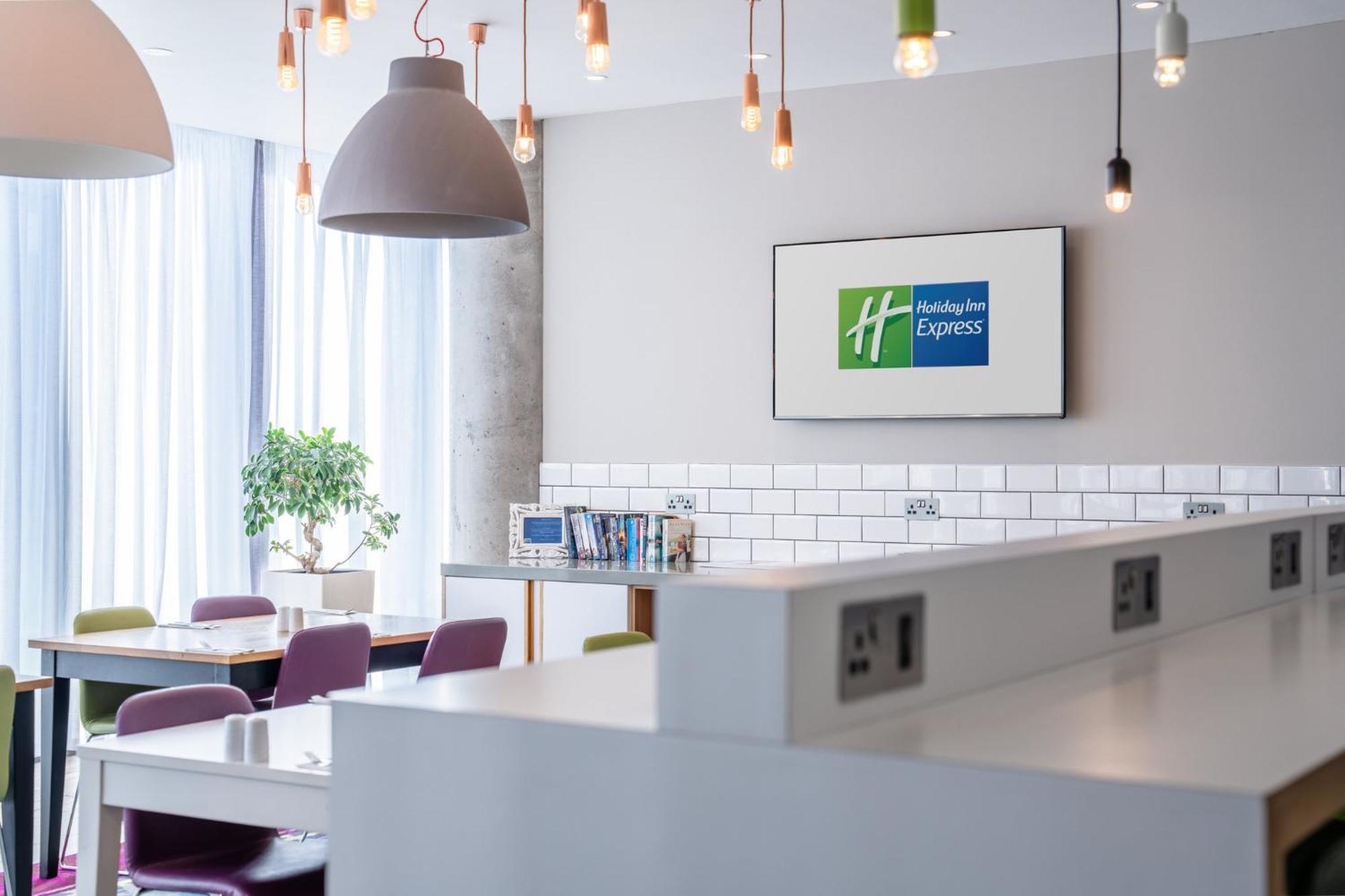 Holiday Inn Express Aberdeen Airport By Ihg Dyce Extérieur photo