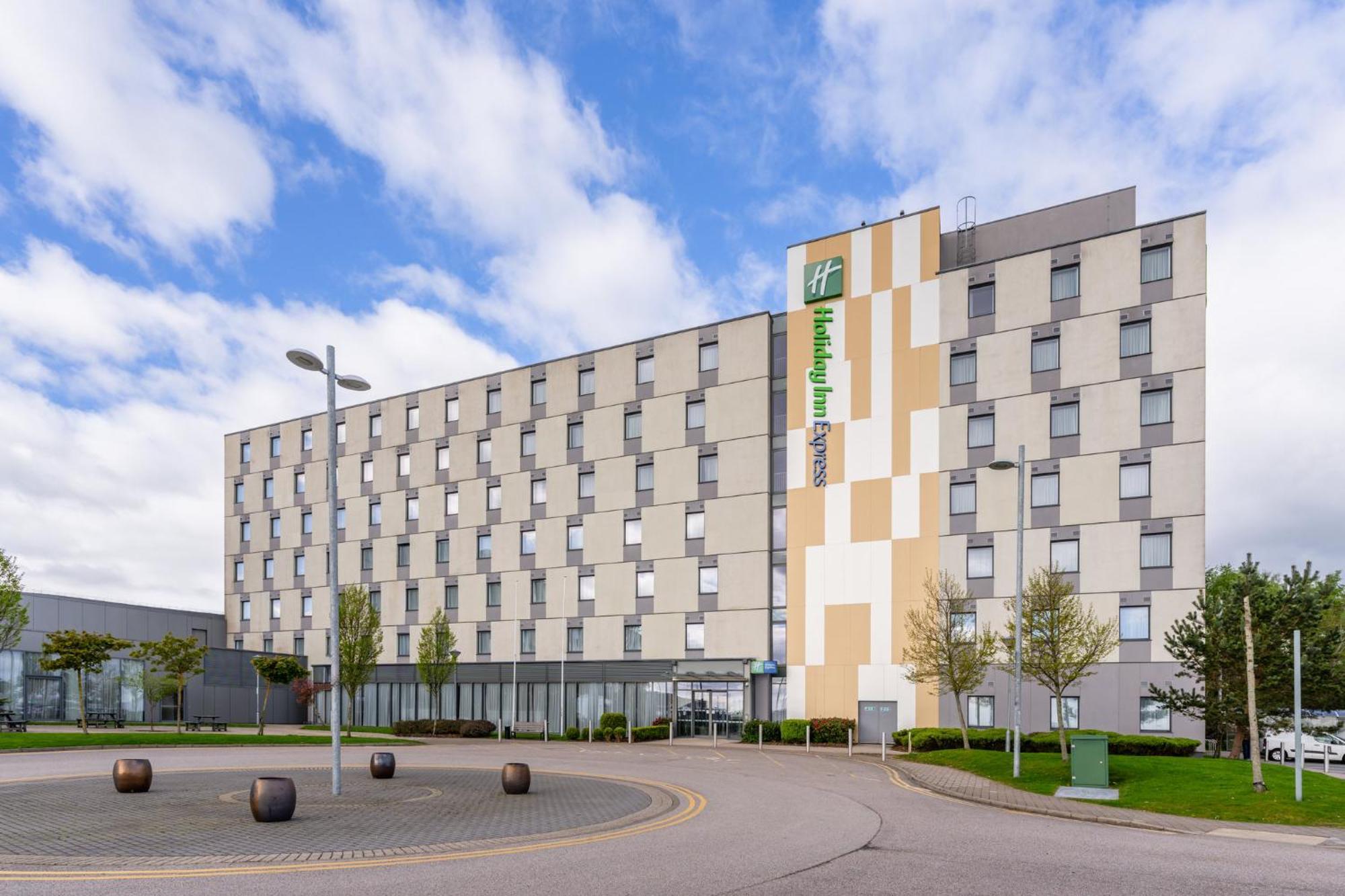 Holiday Inn Express Aberdeen Airport By Ihg Dyce Extérieur photo
