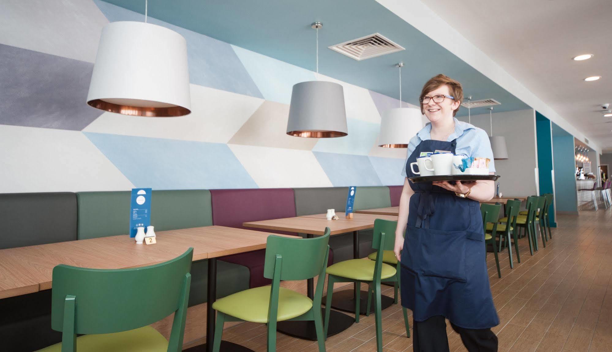 Holiday Inn Express Aberdeen Airport By Ihg Dyce Extérieur photo